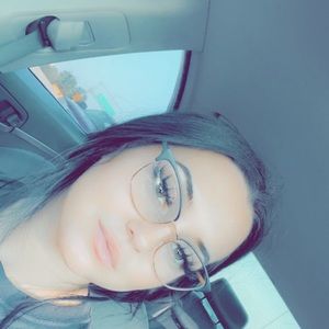 Meet your Posher, Its miranda